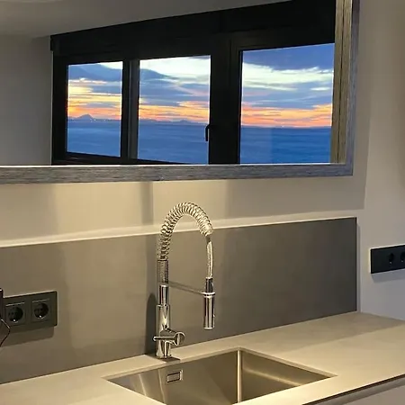 Estupendo Apartamento En Planta 22. 1ª Linea. Benidorm