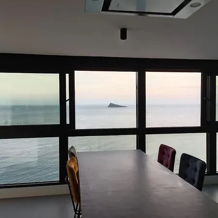 Estupendo Apartamento En Planta 22. 1ª Linea. Benidorm