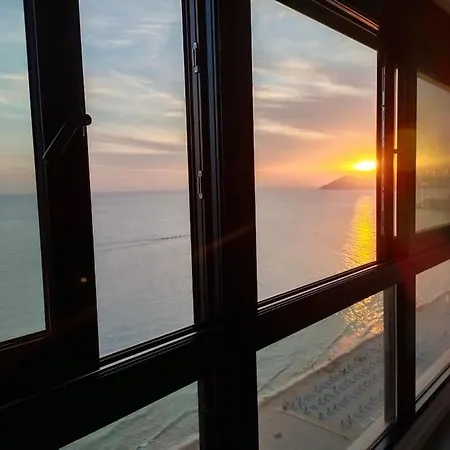 Estupendo En Planta 22. 1ª Línea. Apartamento Benidorm